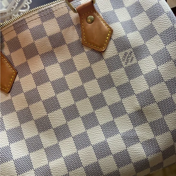 Authentic Louis Vuitton Speedy 30 Bandouliere with LV strap - Picture 11 of 11